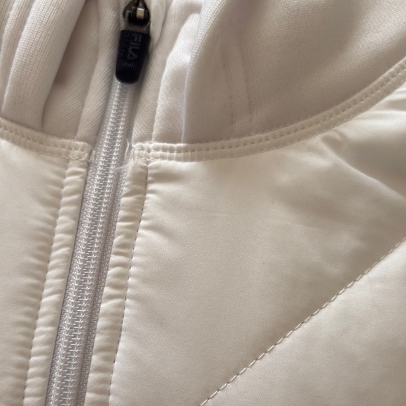 BNWT Women's White Quilted Jacket by FILA - Picture 9 of 9